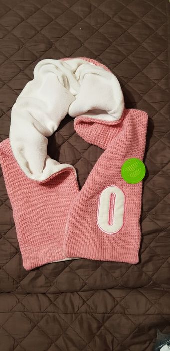 Szalik dziewczęcy  nowy Alder Hey