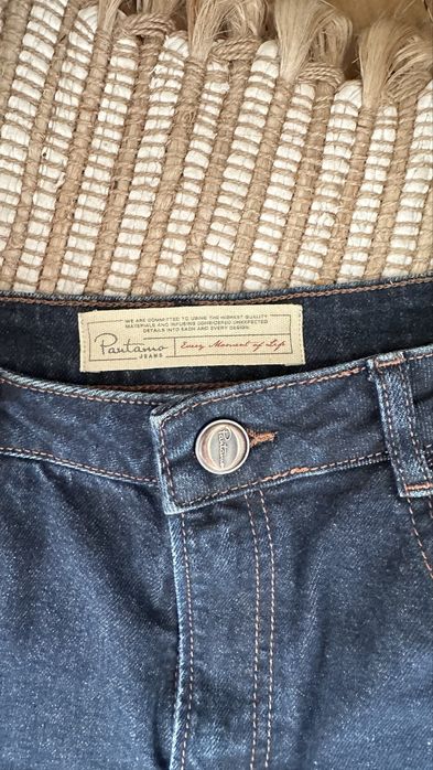 Bershka джинси. 2 пари. Стан дуже хороший.