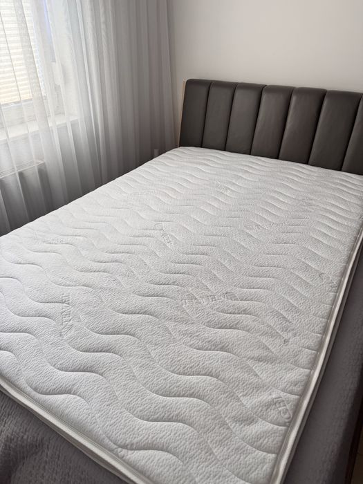 Materac nawierzchniowy marki Hilding Bass 140x200
