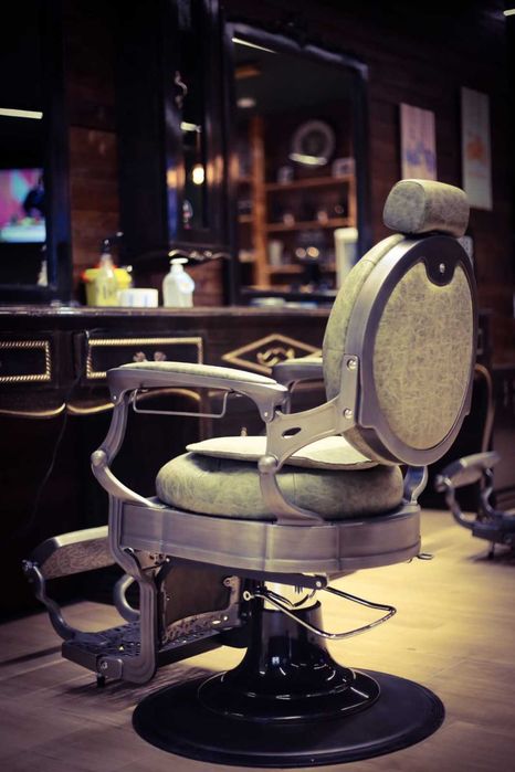 Cadeiras Barbearia e Bancada Completos