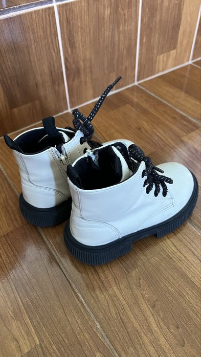Дитячі шкіряні черевики zara