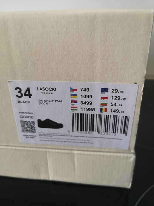 Buty Lasocki czarne rozm. 34 wiązane i na zamek