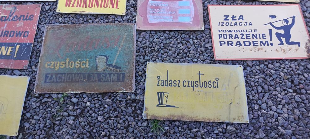 Stare metalowe tablice PRL