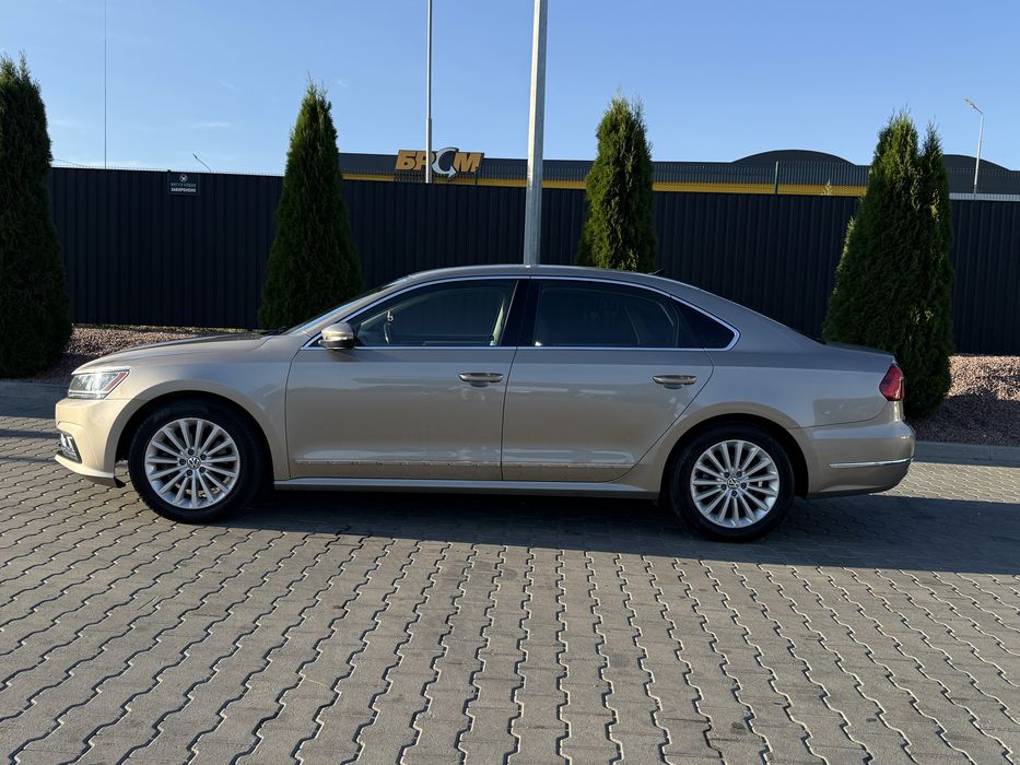 2016 Volkswagen Passat SE