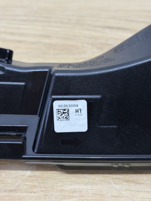 Lampa klapy lewy tyl Porsche Panamera 971 ciemna, Europa