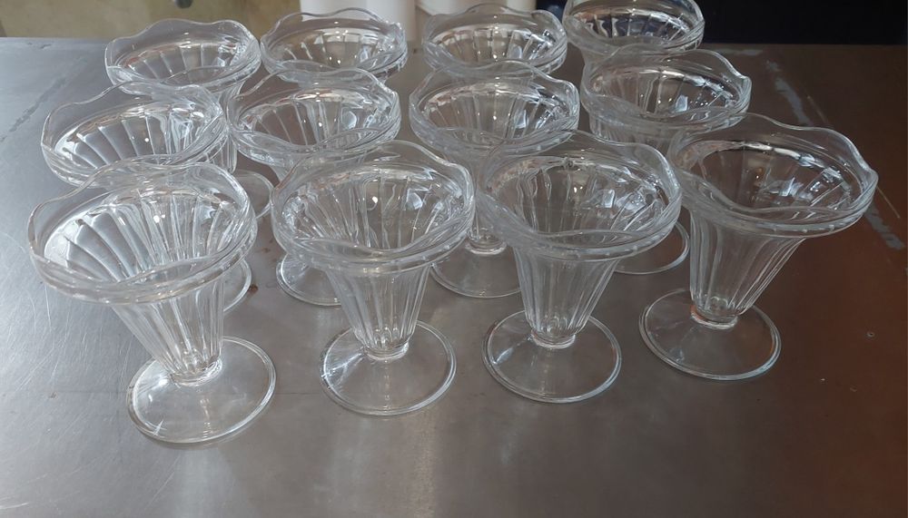 Taça de vidro para sobremesa