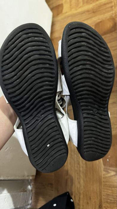 Продам взуття дуже зручне