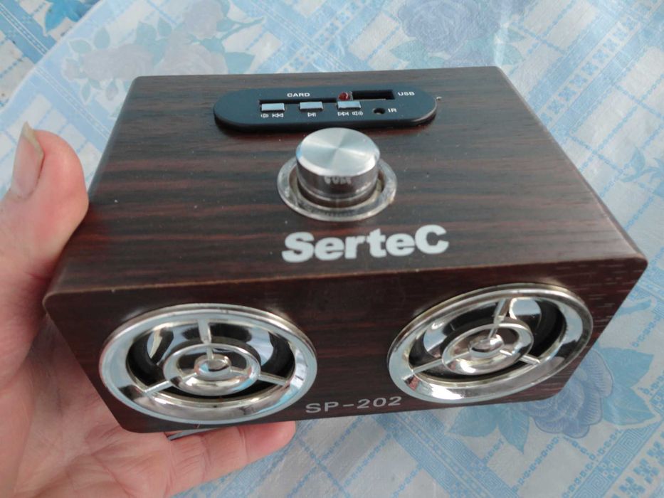 Вінтажна USB МР-3 колонка Sertec 2011 року.