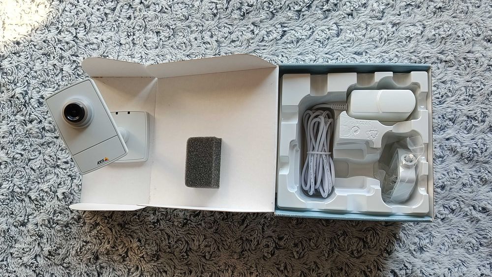 Відеокамери AXIS M1013, M1011-W IP-camera. Комплект