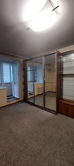 Здам 1 кімнатну квартиру на Лушпи 2 поверх Є все необхідне