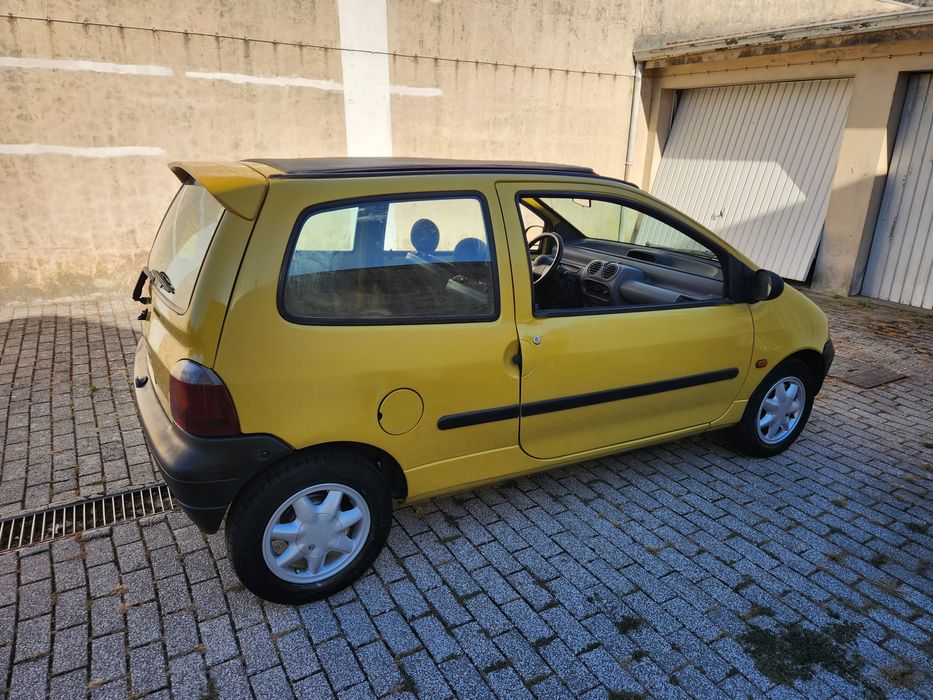 Renault Twingo com teto de abrir de correr