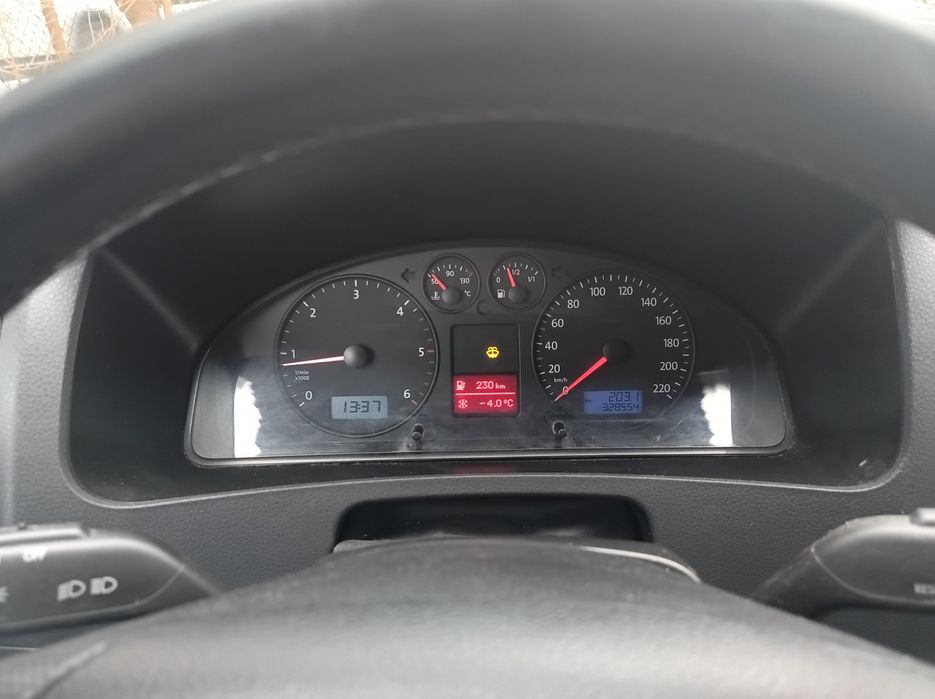 Volkswagen T5 Caravelle, 2008, 2.5 TDI 174 KM, 4Motion
Auto w bardzo d