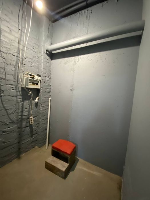 Підвальне приміщення 173.8м2. Центр. Світло завжди