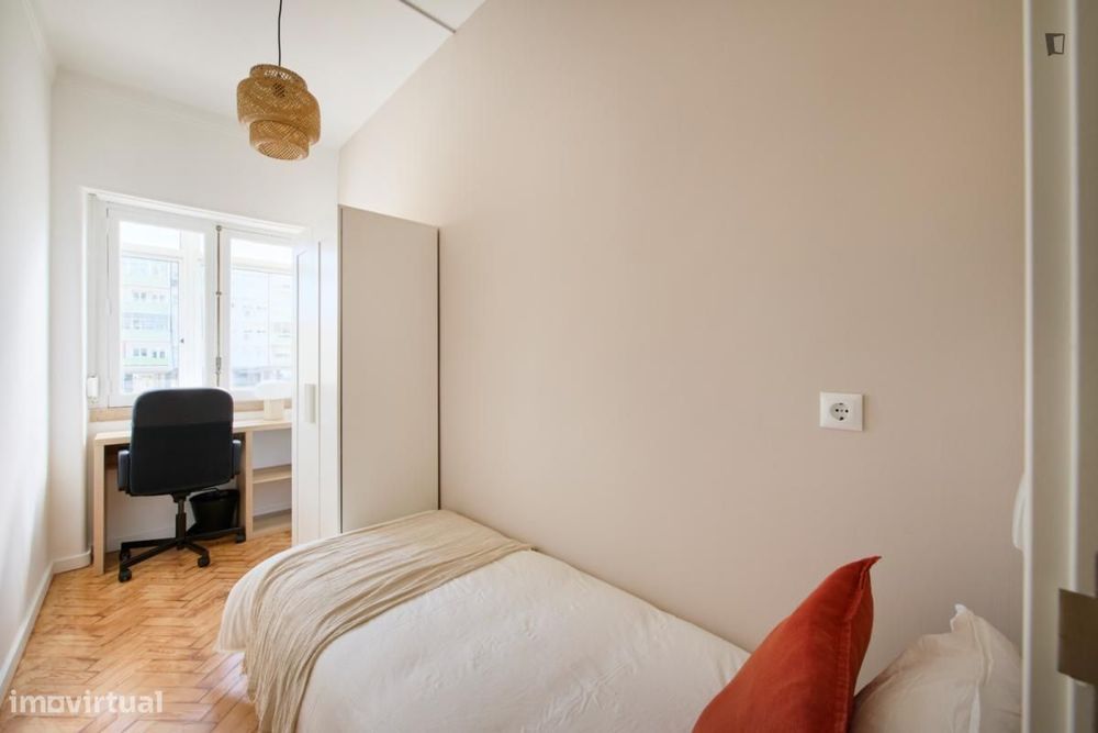 Quarto - localizado em Alvalade Lisbon