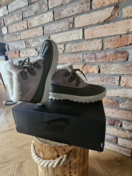 Buty zimowe Nike WOODSIDE CHUKKA 2 537345 200, rozm. 36,5 i rozm 38