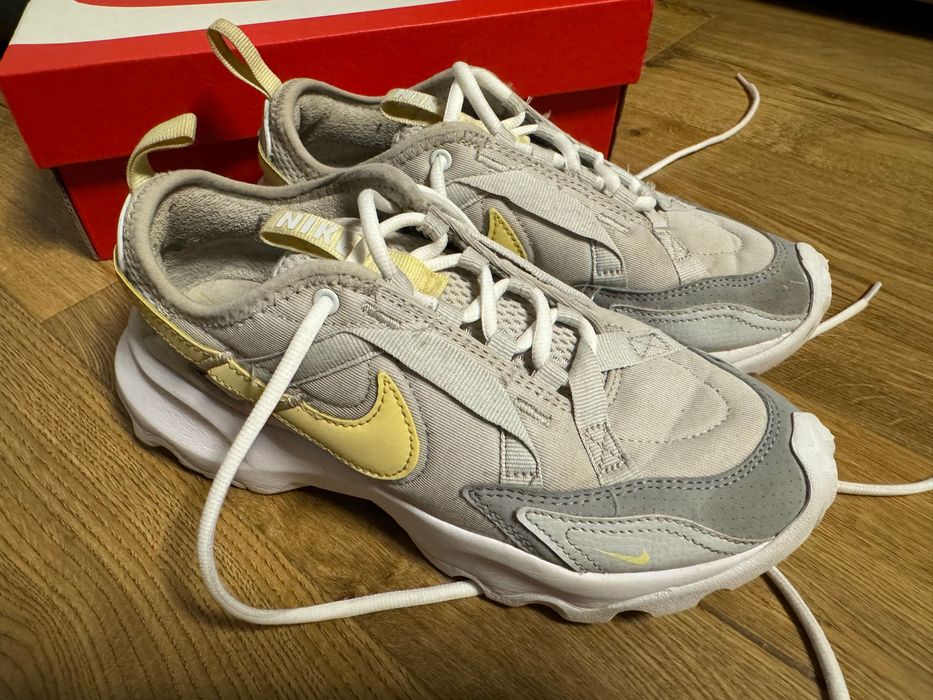 Sneakersy sportowe W Nike TC 7900 rozm. 36,5