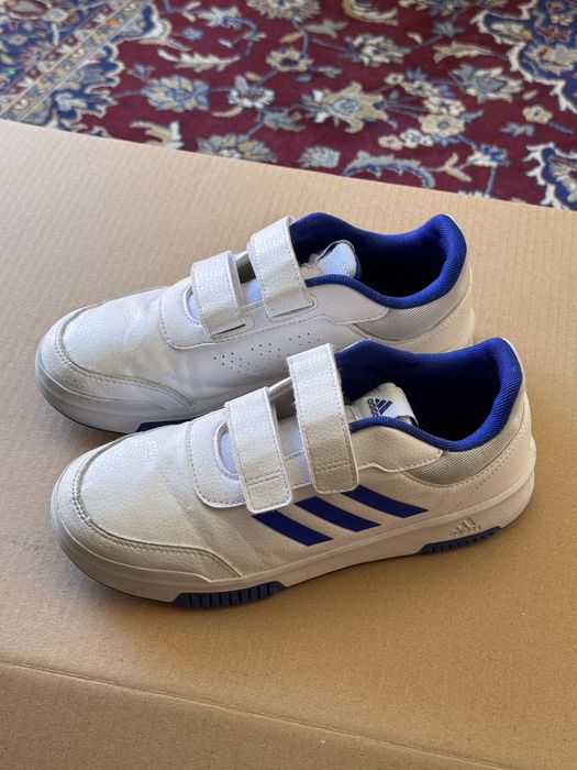 Sapatilhas Adidas Tensaur como novas