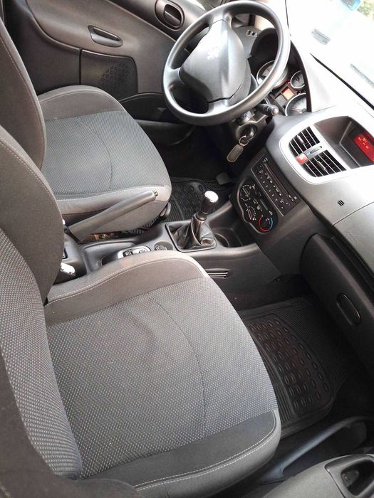 Peugeot 206+ 1.1 — photo 2