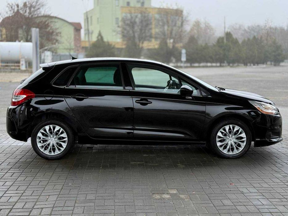 Citroen C4 Official 2011
