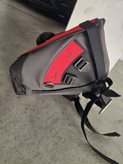 Vendo trapézio para kitesurf Wipika em excelente estado.