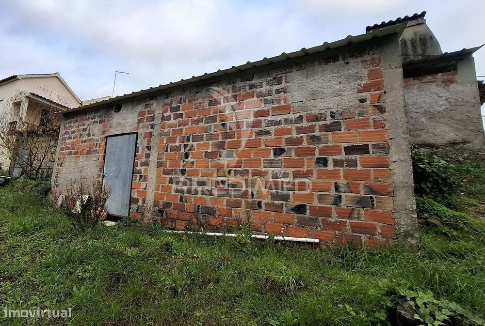 Moradia T1 pronta a Habitar com Terreno, Santos, Santarém.