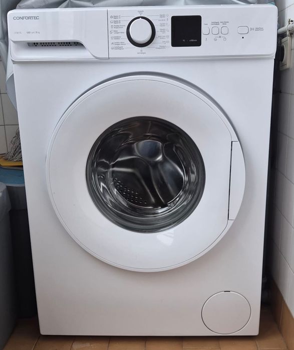 Maquina de lavar roupa confortec partiicamente nova