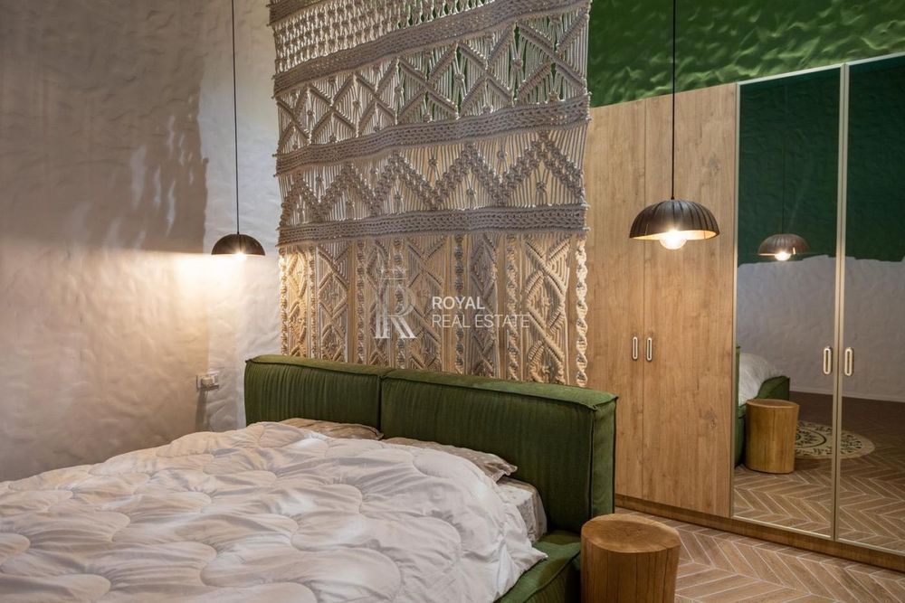 Продаж ділянки з 2 будинками КМ Riviera Village с. Лебедівка Паркінг