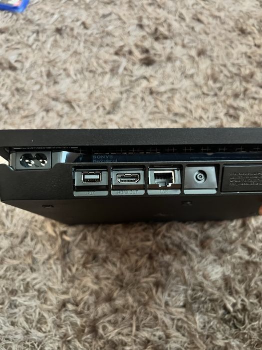 Sony PlayStation 4 (PS4) Slim 1tb