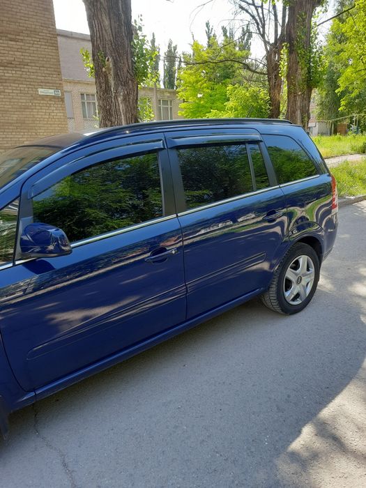 Продам Opel Zafira B