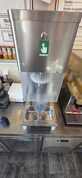 Máquina Gelados Nova “Spaghetti Ice Cream”.