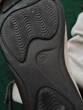 Botas Femininas Bege Cano Médio – Super Versáteis