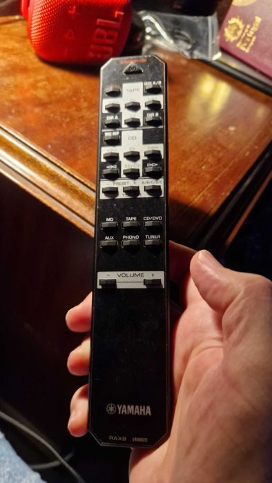 Amplificador Stereo Yamaha AX-496 com entrada PHONO + Comando