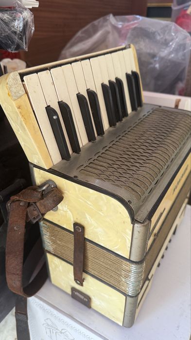 Acordeon/concertina hohner em madre perola