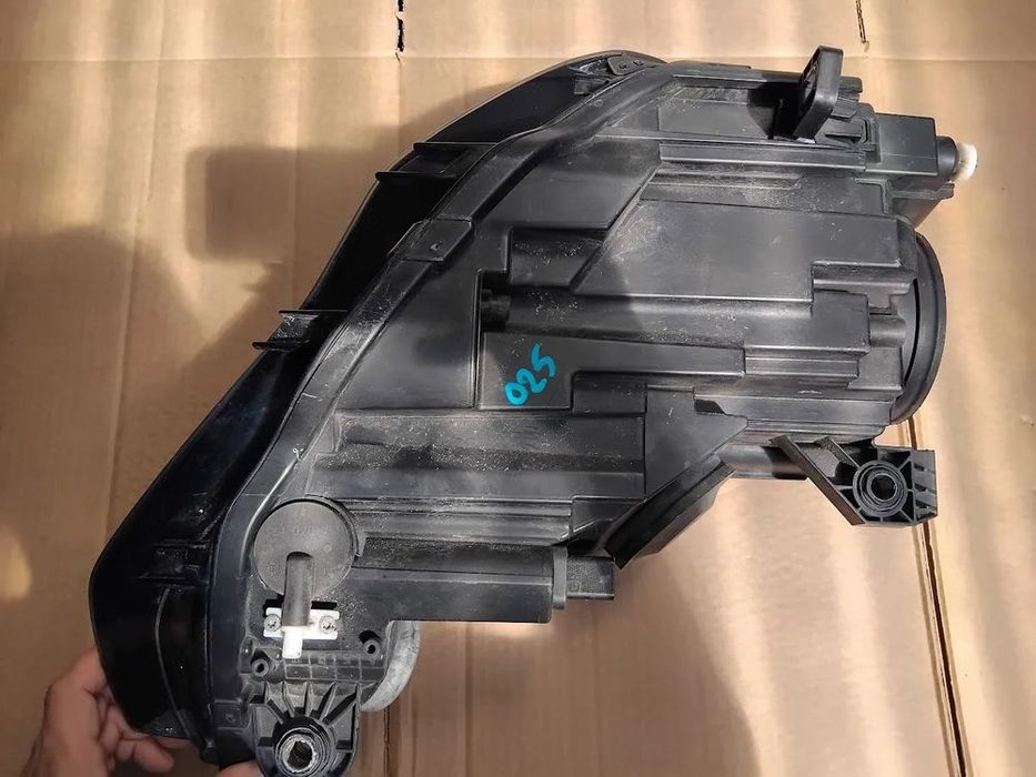 Audi A3 8V reflektor lampa zwykła lewa idealna  8V0.941.003 8V0941003