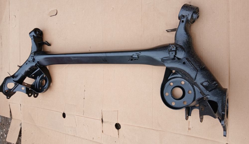 Belka tylna zawieszenia tył TOYOTA COROLLA E16 12-18 Auris I II