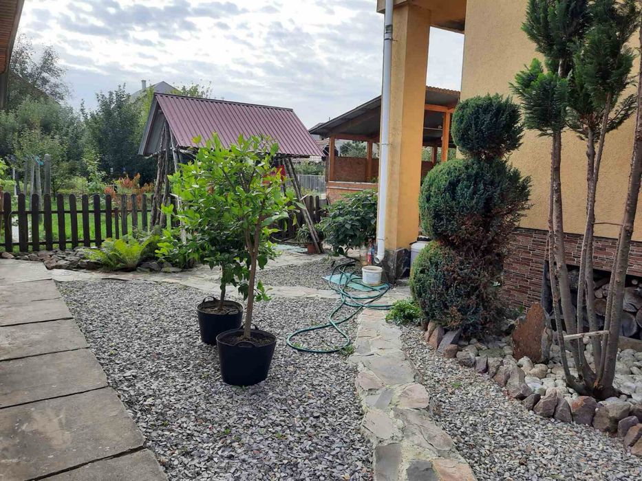 Продається просторий будинок з прибудовон(окремий вхід)