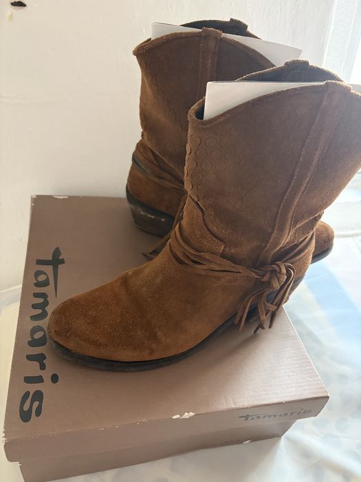 Botas castanhas camurça