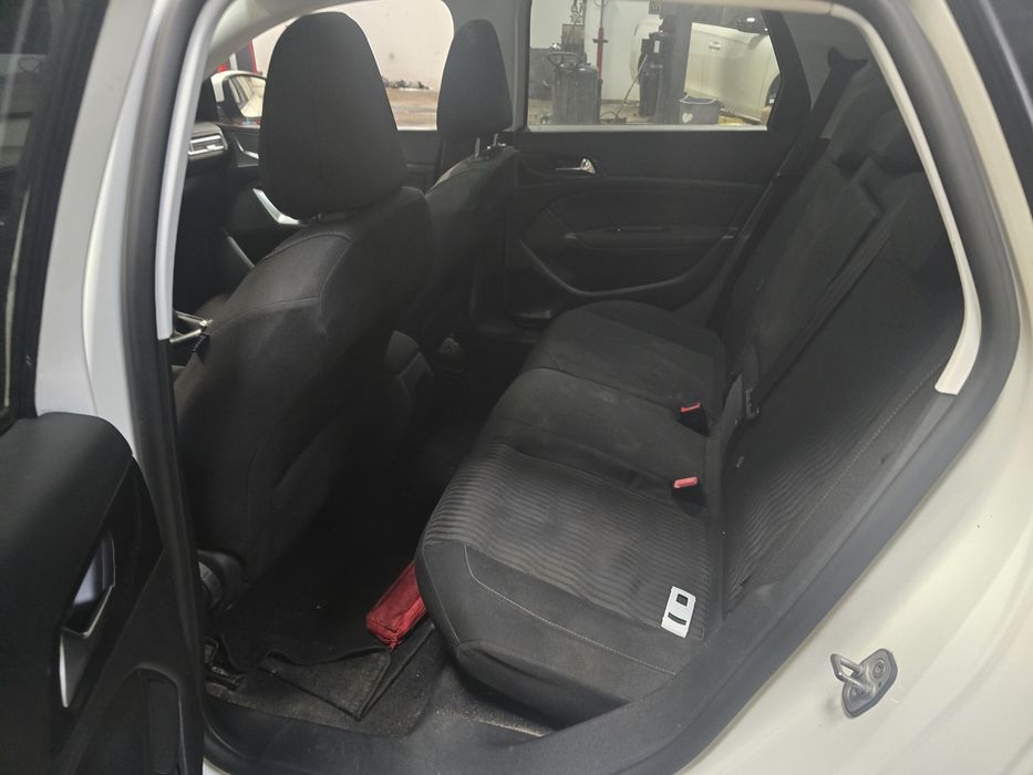 Peugeot 308 1.6bluehdi
