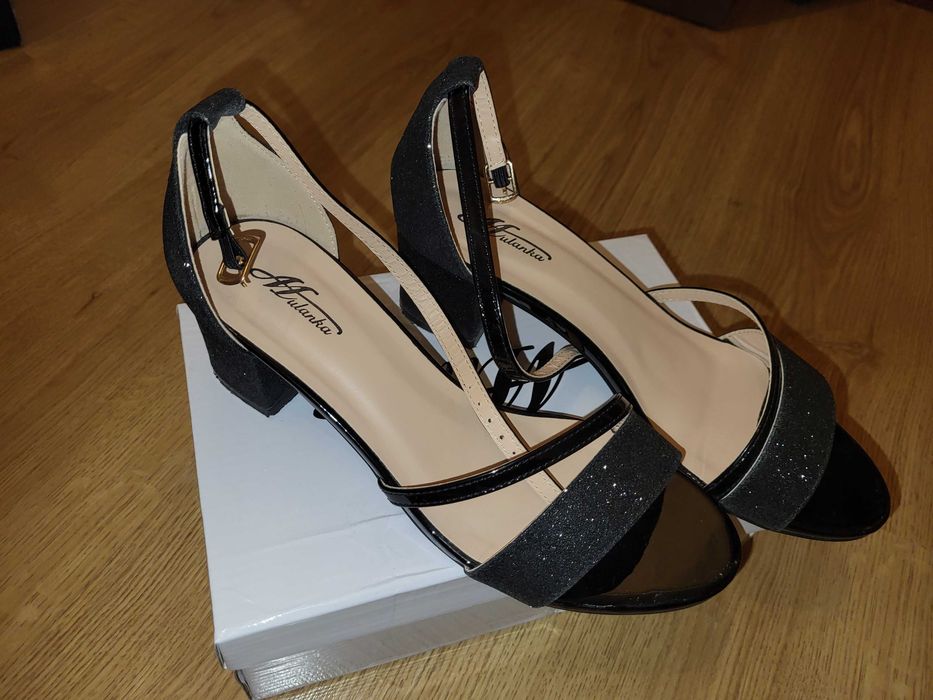 Sprzedam buty eleganckie damskie