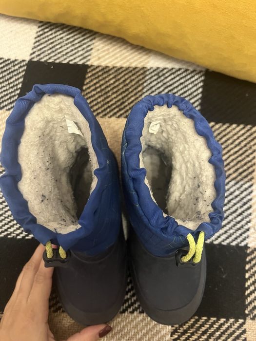 Дутіки, ботінки зимові.