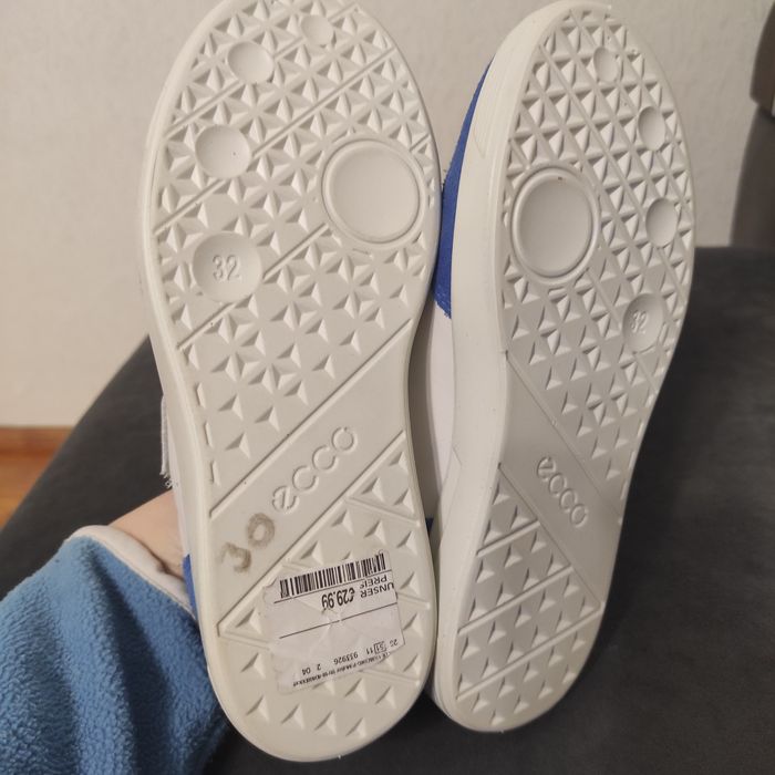 Кеди для хлопчика ECCO нові.