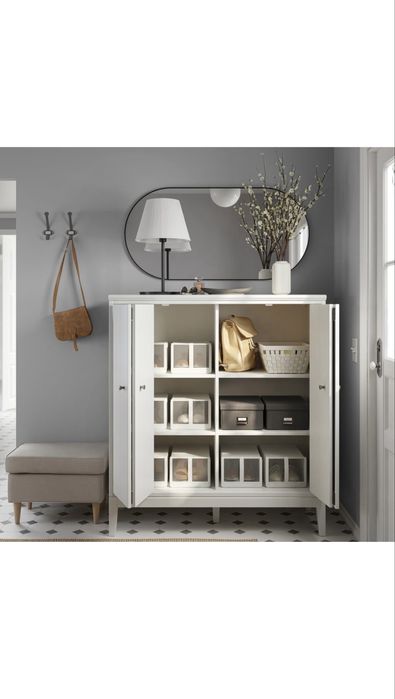 Armário com portas dobráveis