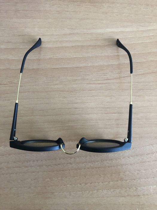 Óculos de sol pretos