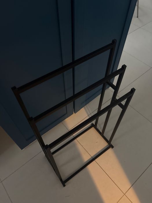 Wieszak  stojak do łazienki  na ręczniki