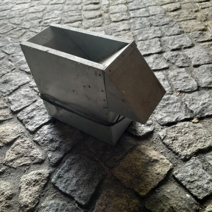 Viveiros para aves. Maquina de limpar sementes.