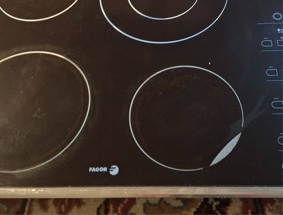 Placa de fogão elétrica "Fagor" usada como nova