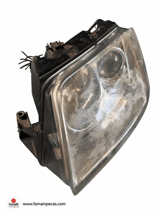 Ótica / Farol Esquerdo VW PASSAT B5.5 1.9 TDI (96 kW / 130 cv) [11.2000 - 05.2005]