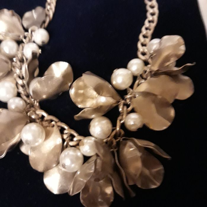 Kolię i agrafkę sprzedam