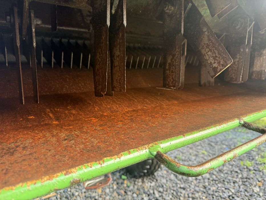 Комбайн зернозбиральний John Deere 1055
