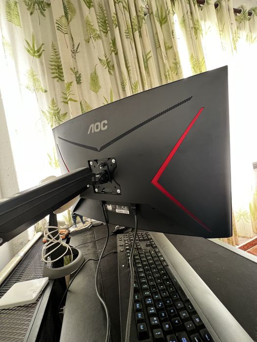 Monitor AOC 32” Curvo 244hz